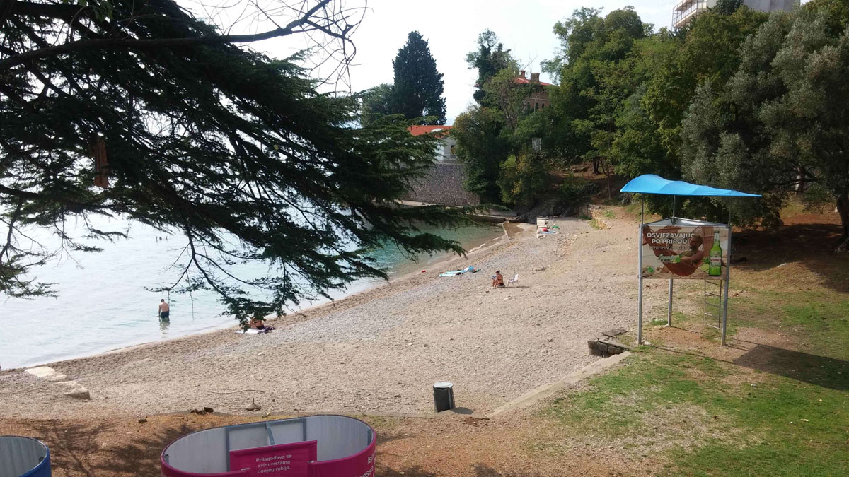 Lovran beach Villa San Giuseppe Lovran holiday apartments near sea from 35 € night