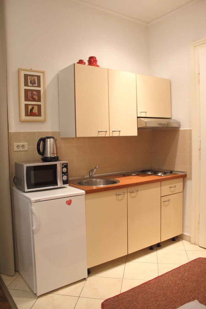 Equipt kitchen in studio apartment Villa san Giuseppe near sea in Lovran