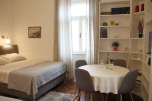 Villa San Giuseppe Lovran, center, quiet location, 50 m from sea, apartment 2+1 studio booking
