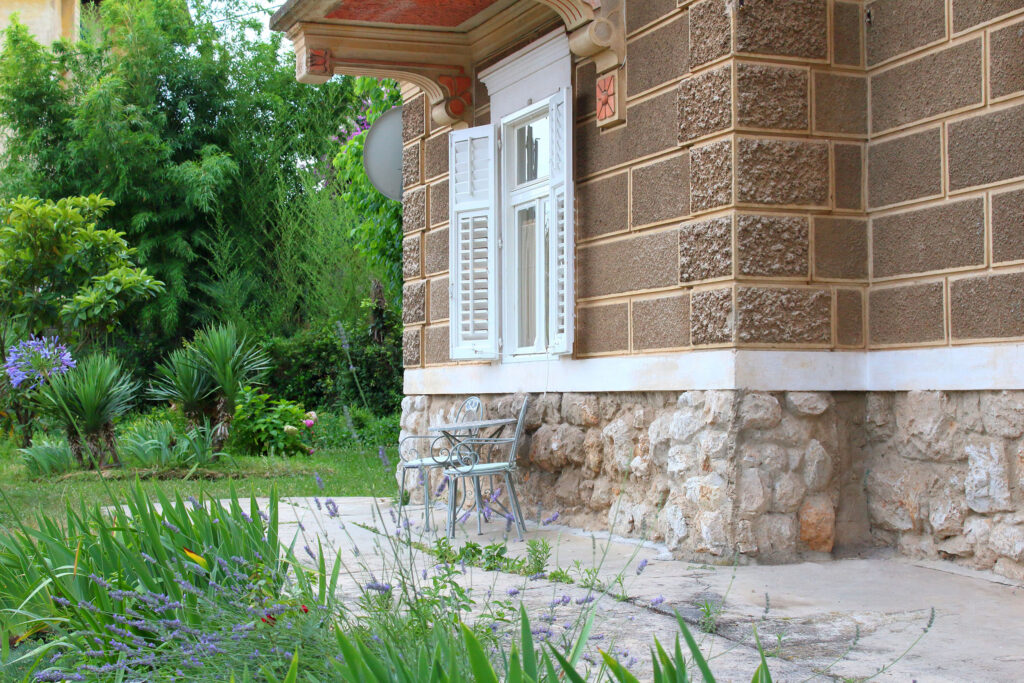 Villa San Giuseppe studio apartment with garden in center of Lovran