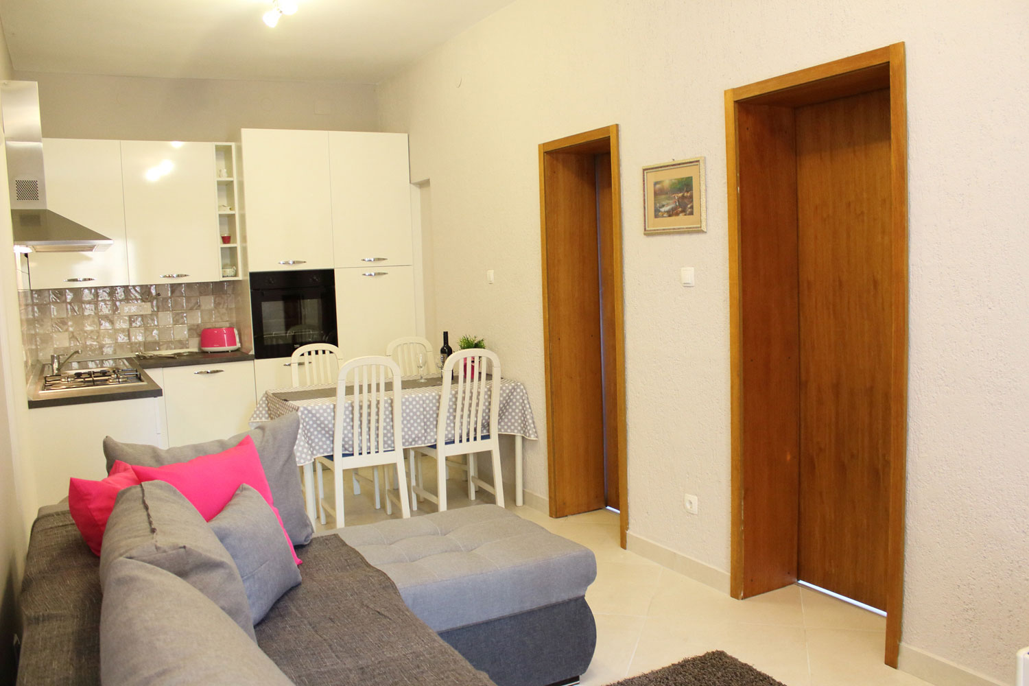 Private apartment for rent for 5 persons in Opatija with living room